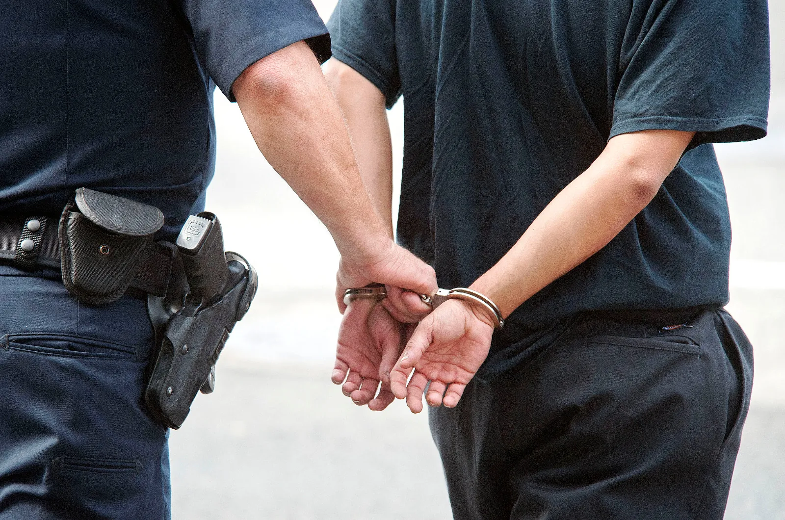Полицейские ОМВД России по району Некрасовка задержали подозреваемого в краже ювелирных украшений, совершенной более полутора лет назад